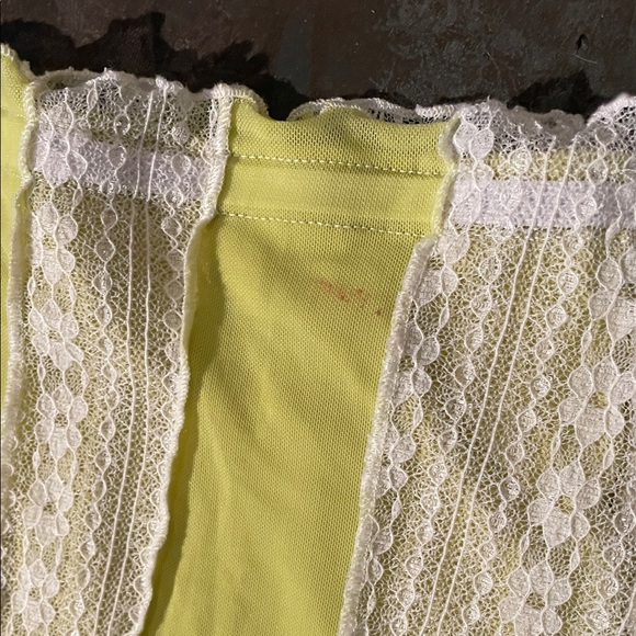 Urban Outfitters Lace Maxi Skirt - White and lime green - Picture 3 of 4